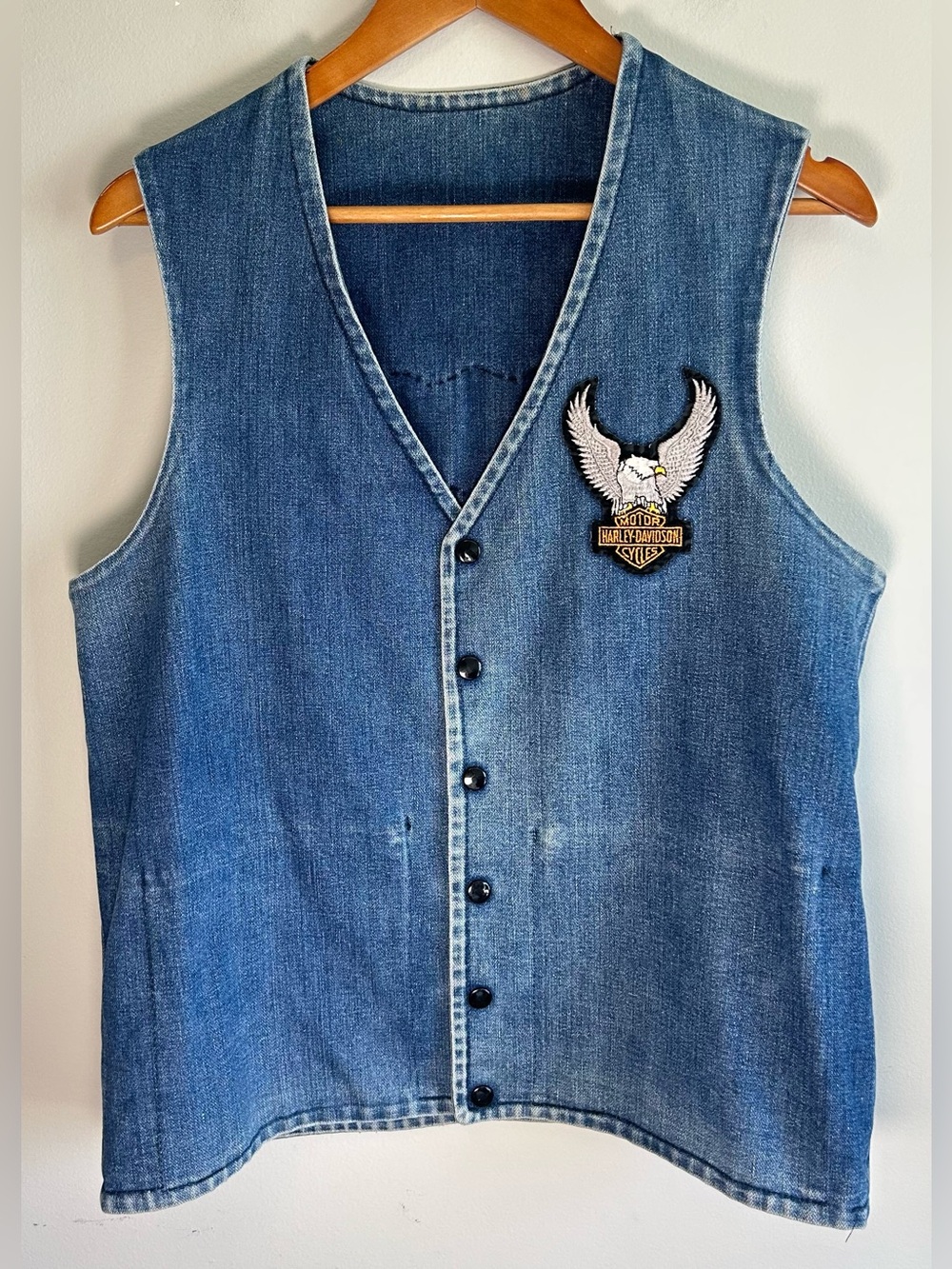 Vintage Men’s Denim Vest Sz M Harley-Davidson Biker Eagle Wings Patch Motorcycle